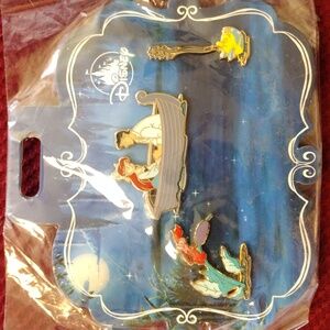 Disney The little Mermaid "kiss the girl" 2020 pin set